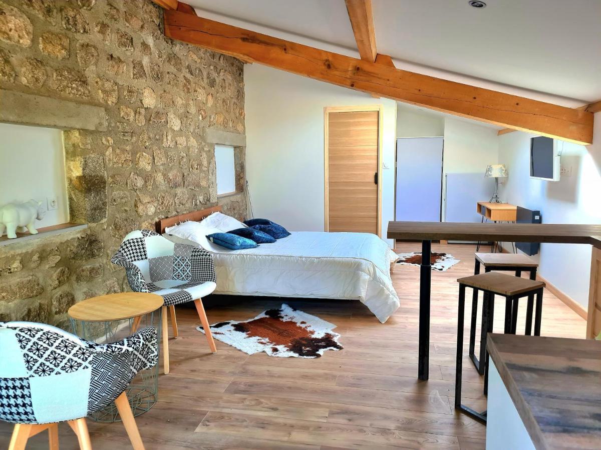 Room Lover Les Chaizes Saint-Romain-Lachalm Kültér fotó
