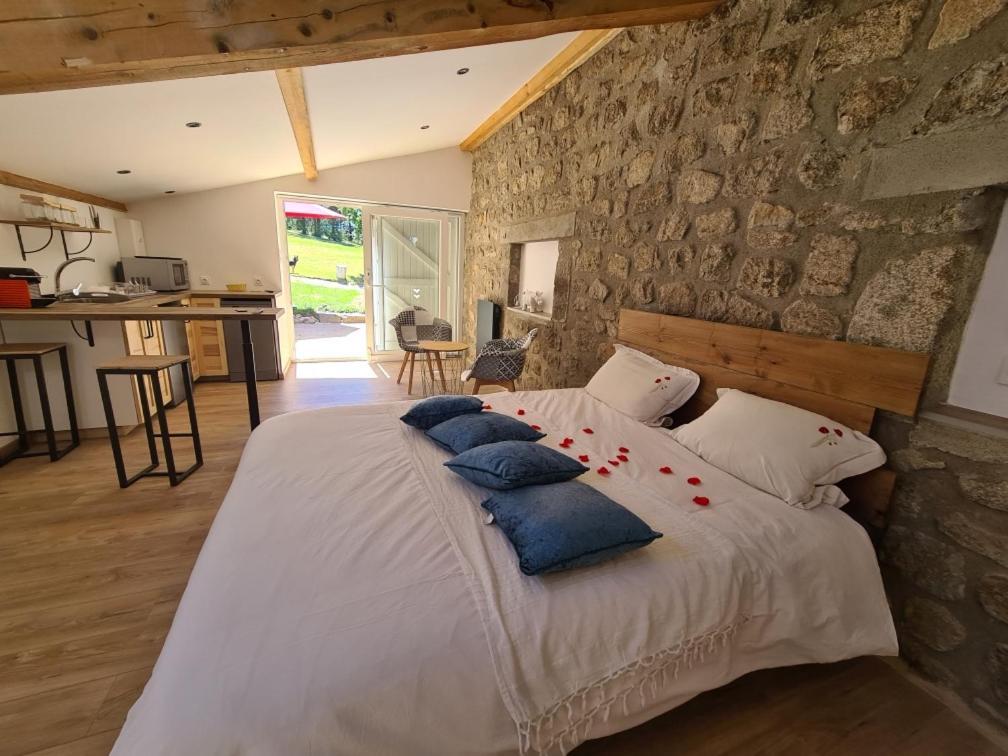 Room Lover Les Chaizes Saint-Romain-Lachalm Kültér fotó